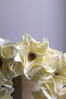 Magnolies, wianek z kwiatów magnolii