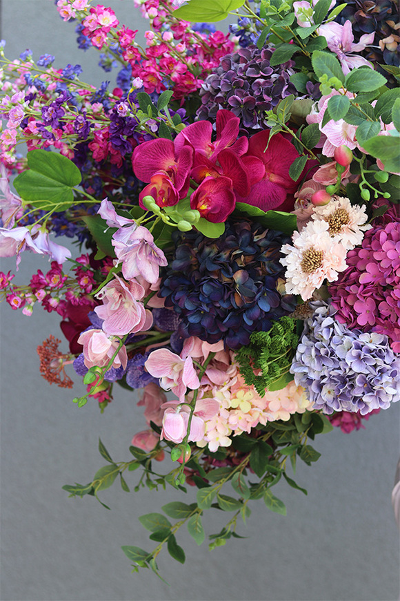 Bellrose, wielki dekoracyjny bukiet w wazonie