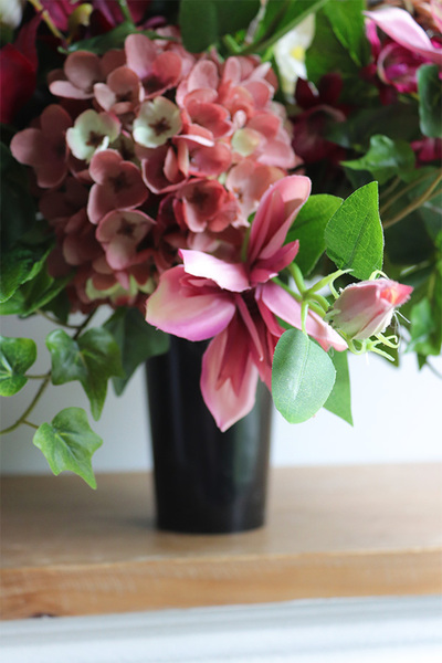 Neruda, bukiet nagrobny we wkładzie