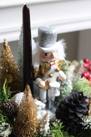 Magiczny Silveramo, świąteczny stroik z dziadkiem na tacce