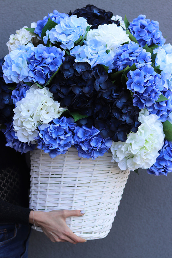 Karenao Hortensje Blue 2, kosz z hortensjami