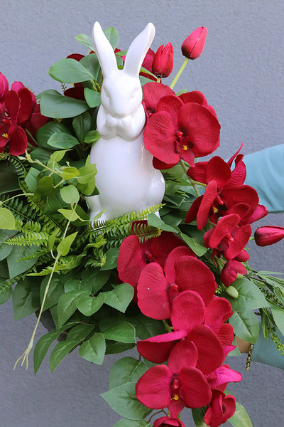 Red Orchids Bunny, komplet dekoracji nagrobnych