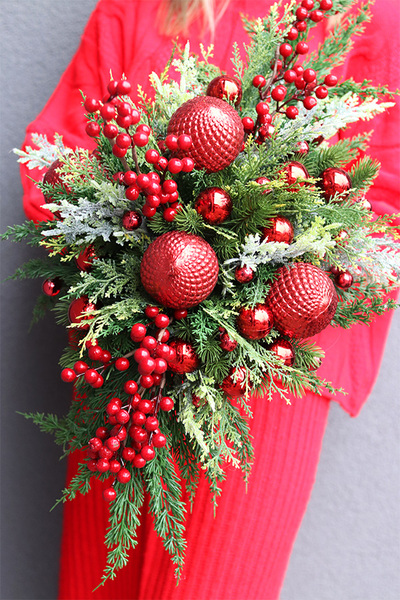 Zima w Czerwieni, komplet dekoracji nagrobnych