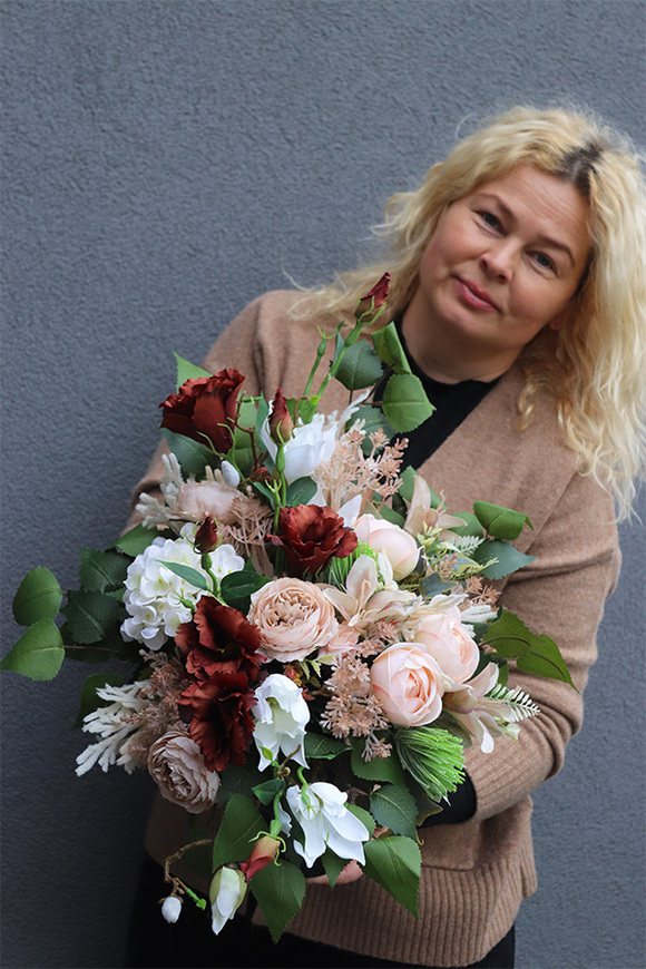 Octavia, komplet dekoracji nagrobnych, krzyż pamięci + bukiet