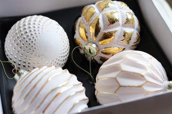 Golden Snow, błyszczące świąteczne bombki