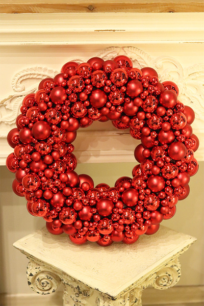 Pandora Red Big, świąteczny wianek ze szklanych bombek na drzwi