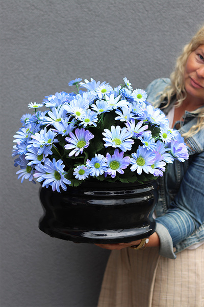 Letnie Kwiaty, kompozycja nagrobna w misie