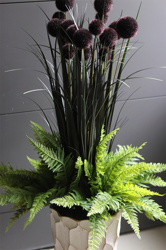 Black Ontario, kompozycja z trawami