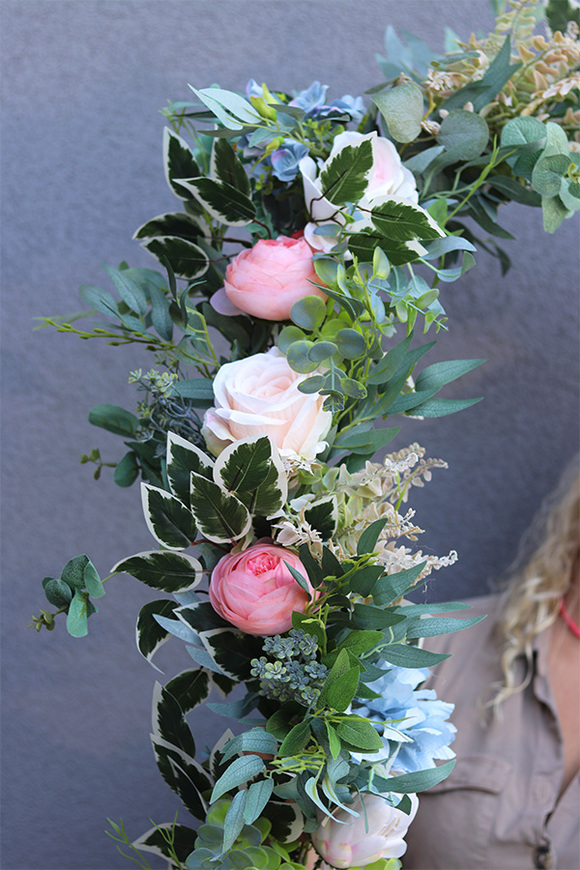 Eligia Deluna, girlanda z wysokiej jakości kwiatów