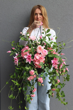 Rossamana, kwiaty w wiszącej donicy, dł.87cm 