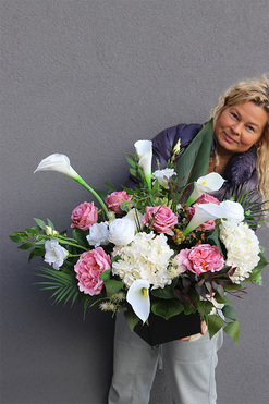 Flamanca Pink, kompozycja nagrobna we wkładzie, wym.59x74cm 