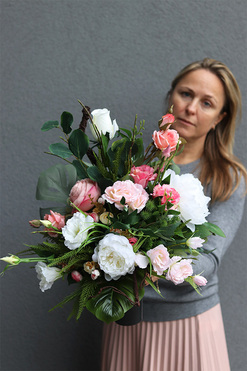 Pink Oddysey, bukiet nagrobny we wkładzie, dł.69cm