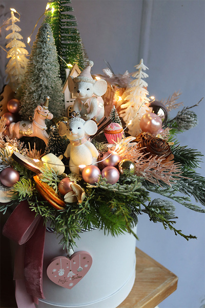 Childhood Big Pink 2, flowerbox świąteczny LED