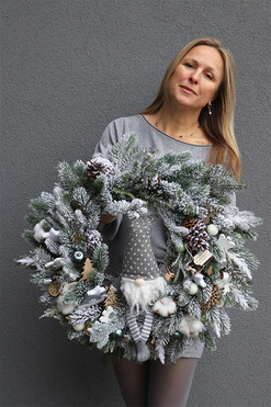 Greyland, zimowy wianek ze skrzatem, śr.60cm