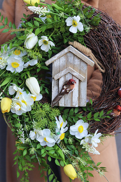 Budka Lęgowa, wiosenny wianek z domkiem, rozp.60cm 