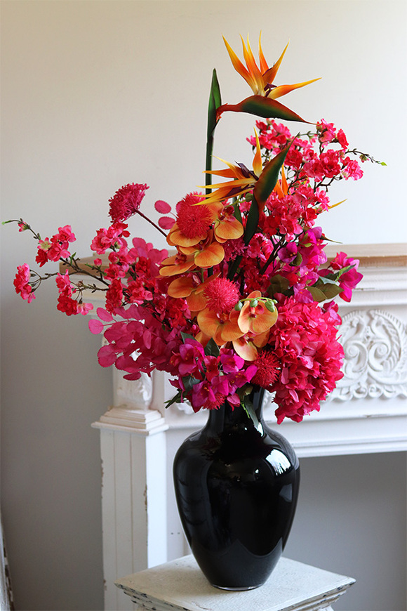 Lawa Strelicja, dekoracyjny bukiet w wazonie