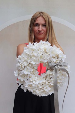 OD RĘKI Mroźne Hortensje, zimowy wianek z błyszczących kwiatów, śr.32cm