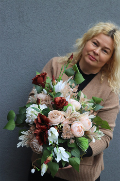 Octavia, bukiet nagrobny we wkładzie do wazonu, dł.49cm