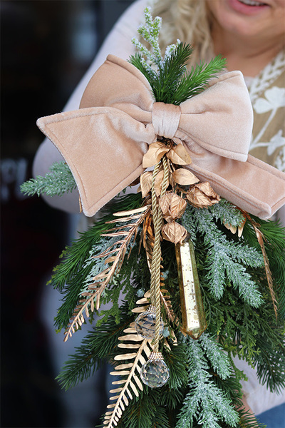 Jerusalem, girlanda zimowa z kokardą