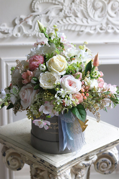 Ballerina, welurowy flowerbox z kwiatami