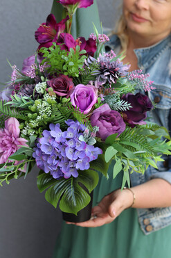 Purple Days, bukiet nagrobny we wkładzie, dł.65cm