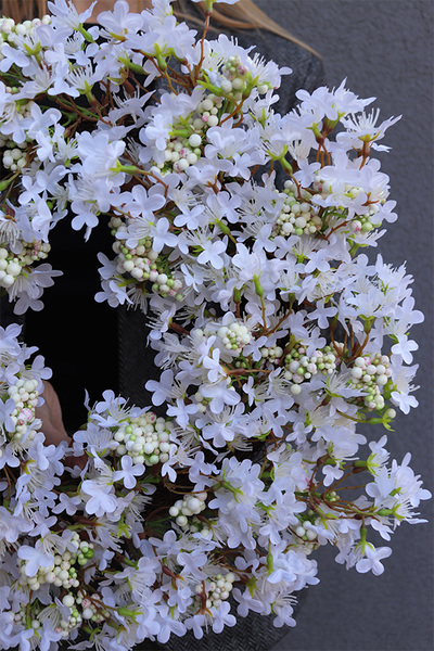 Białe Bzy, komplet dekoracji