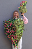 Tulipia, bukiet nagrobny we wkładzie