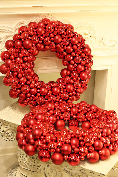 Pandora Red Big, świąteczny wianek ze szklanych bombek na drzwi