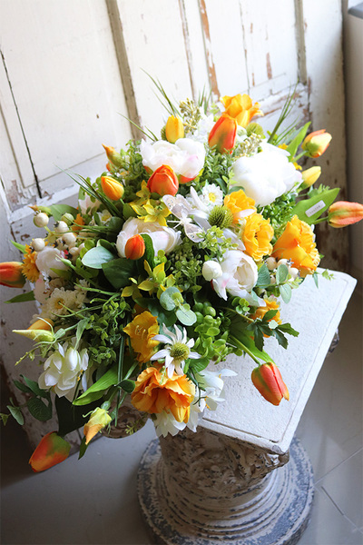 kompozycja kwiatowa na stół, Wiosna Wśród Nas, wym.37x71cm 