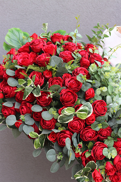 bogata wiązanka nagrobna