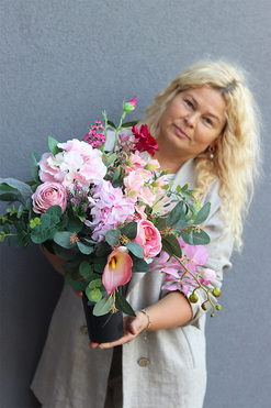 Gerrania Jessana, bukiet nagrobny we wkładzie do flakonu, wys.60cm 