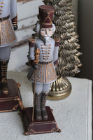 Mikołaj D, figurka bożonarodzeniowa dziadek do orzechów