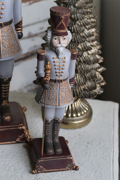 Mikołaj D, figurka bożonarodzeniowa dziadek do orzechów