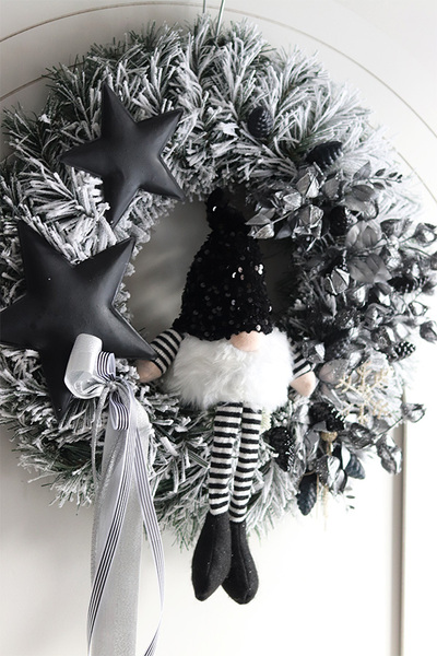 Black Winter, zimowy wianek na drzwi