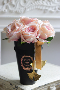 flowerbox z różami, Nature Roses Cafe, wys.30cm