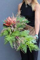 bogaty asymetryczny zielony wianek z karczochem, Naturaless, wym.68x45cm