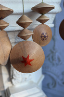 Modern Wood House C, drewniane zawieszki na choinkę ze wzorem