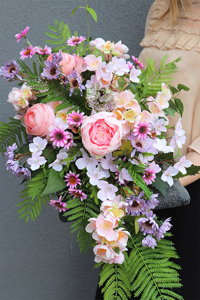 Mamma Volcan, kompozycja nagrobna na ciężkiej tacy