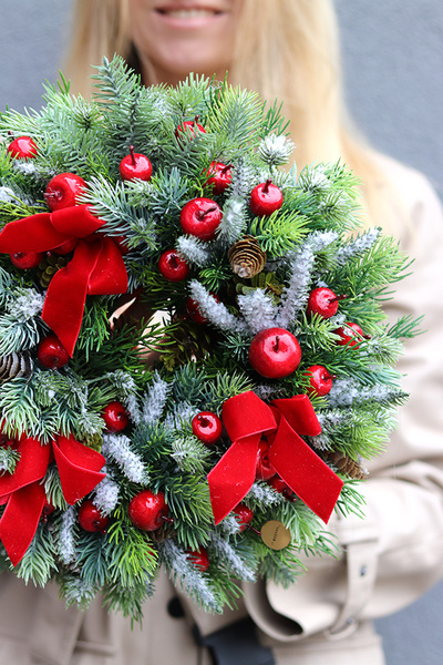Cimena, świąteczny wianek na drzwi