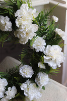 Goździkowy, subtelny wiosenny wianek z białych kwiatów, śr.40cm