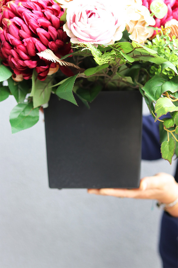 Igrena, kompozycja nagrobna w naczyniu