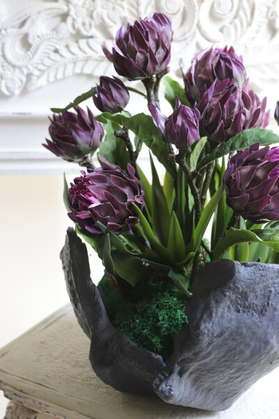 Volcan Protea Violet, nowoczesna kompozycja nagrobna