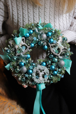 Miętowa Bajka, świąteczny wianek z bombkami, śr.29cm 