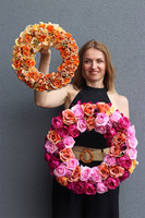 Orangia Rose, pomarańczowy wianek na drzwi z kryształkami