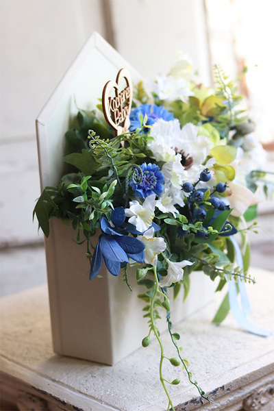 bardzo urocza koperta / flowerbox z czekoladą, Gisani Chocolates, wym.30x38cm  