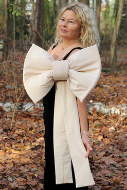 Velvet Papillon, welurowa kokarda pluszowa L, kremowa, wym.50x70cm 