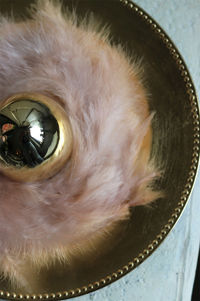 stroik wielkanocny z piórami, Pudrovano, śr.33cm 