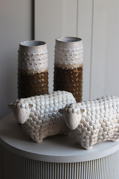 Terra Cava, ceramiczny wazon, biało-brązowy