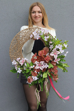 OD RĘKI Imogine, asymetryczny wianek na drzwi, rozp.60cm