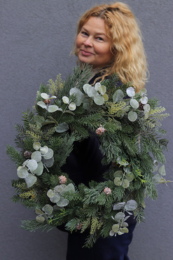 OD RĘKI Zieleń Zimy, zimowy wianek z eukaliptusem, śr.55cm 